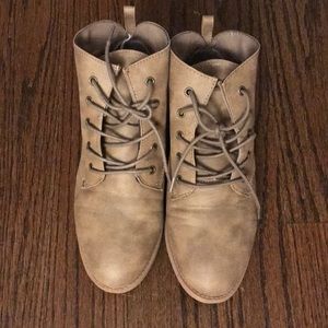 NWOT Tan American Eagle Ankle Boots